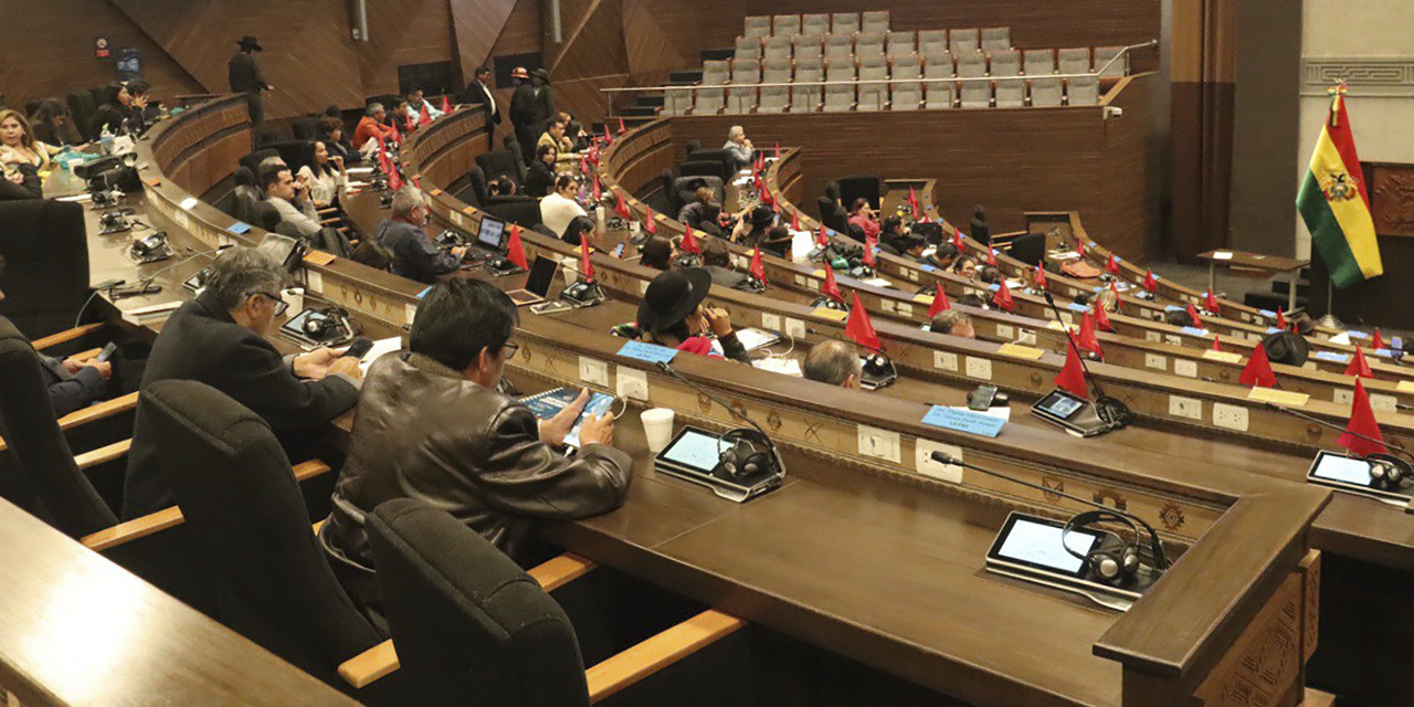 La sesión de la Cámara de Diputados del 8 de febrero, declarada en cuarto intermedio.