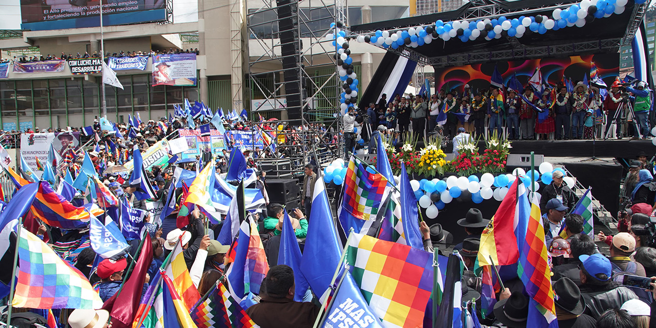 Arce y Choquehuanca participan en el 29 aniversario del MAS-IPSP 