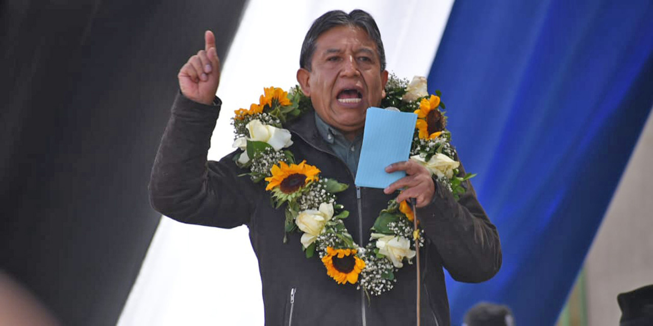 Choquehuanca llama a estar de lado de líderes que “piensen en el pueblo y no en la silla” presidencial