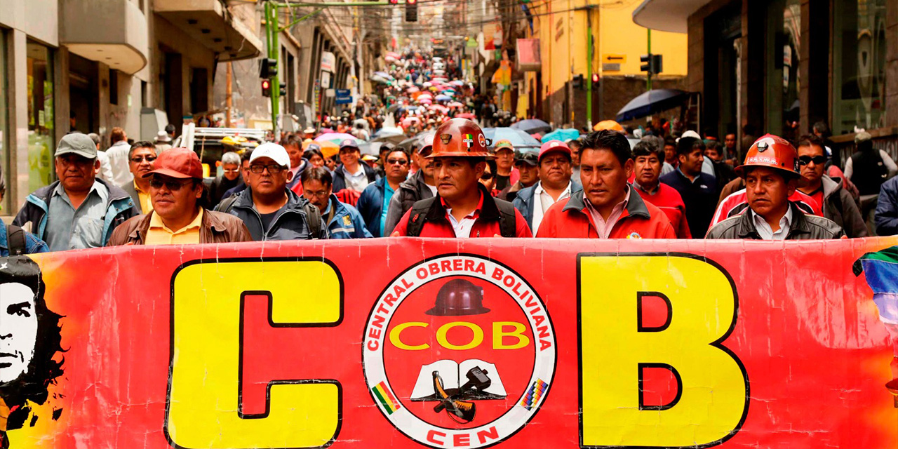 La COB en una marcha en La Paz. Foto: Archivo