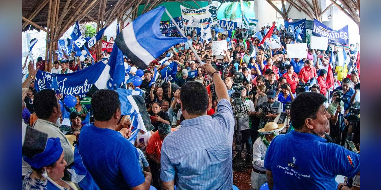 Ampliado extraordinario del MAS en Santa Cruz. | Foto: Presidencia