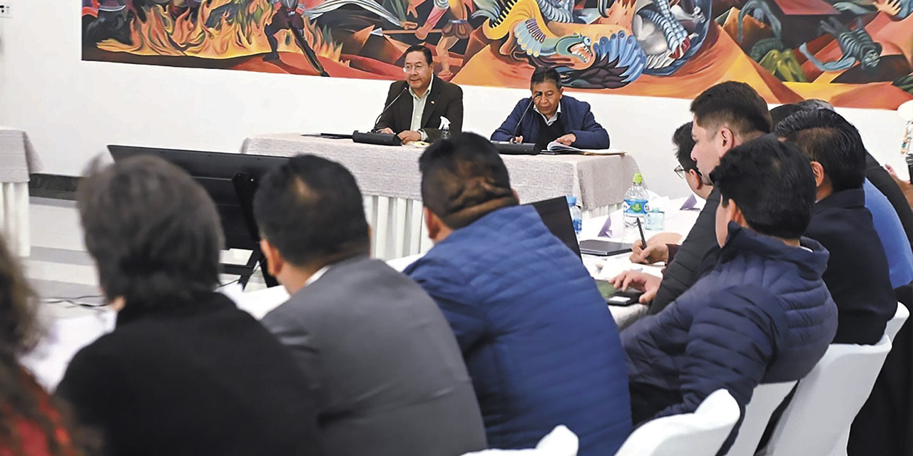 El presidente Luis Arce lidera la reunión del Gabinete Social. | Foto: Presidencia