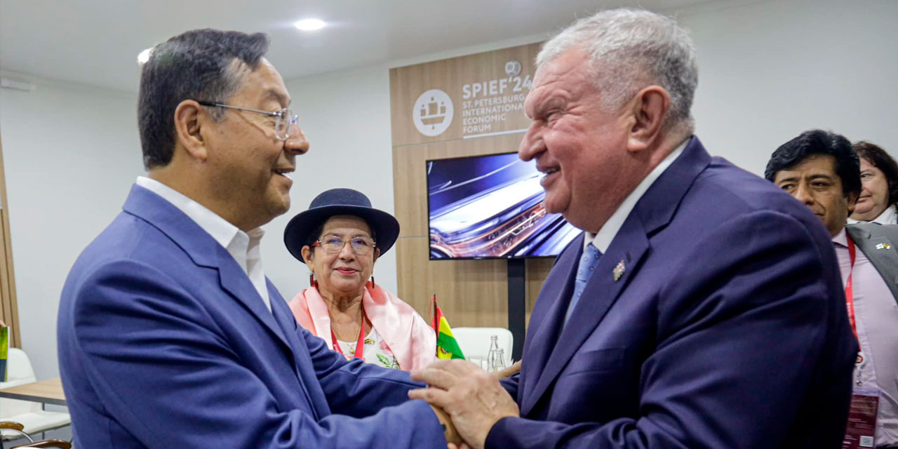 El presidente Luis Arce y el director ejecutivo de la petrolera rusa Rosneft, Ígor Sechin. Foto: Comunicación Presidencial