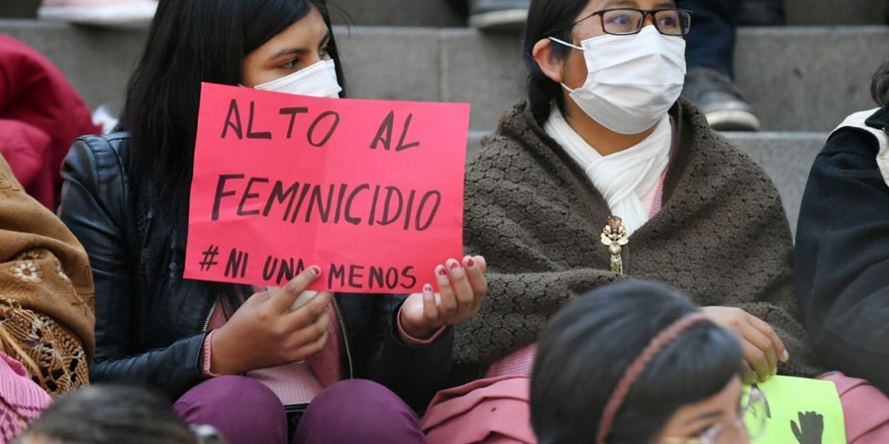 Mujeres agradecen al Presidente la presentación del proyecto de fortalecimiento a la Ley 348. Ocurrió en julio de 2022. Foto: ARCHIVO PRESIDENCIA
