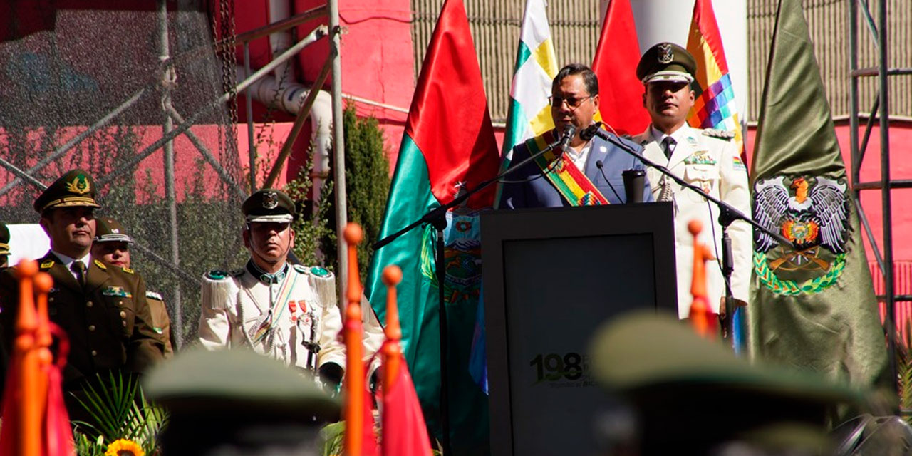 Presidente Luis Arce conmemora el aniversario de la Policía Boliviana. Foto: Jorge Mamani