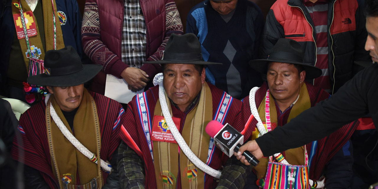 La dirigencia de la Federación Túpac Katari. Foto: Gustavo Ticona