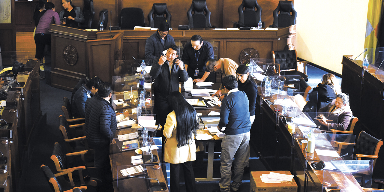 El trabajo de las comisiones mixtas.