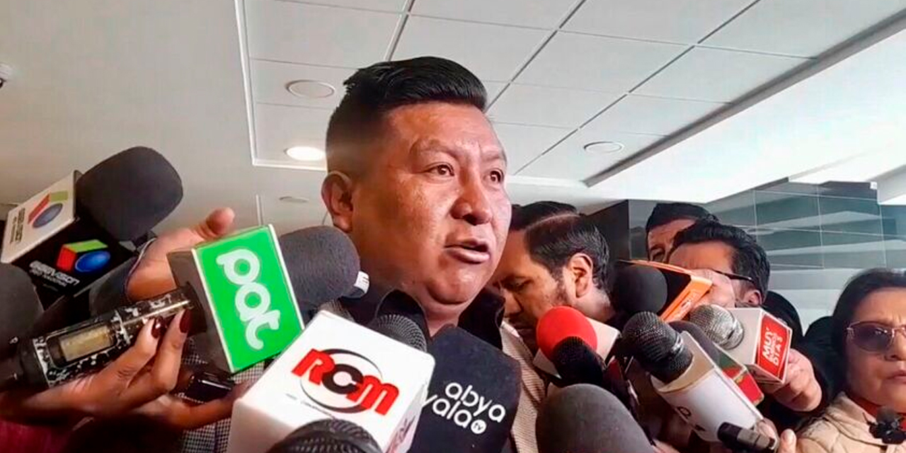 El presidente de la Comisión Mixta de Justicia Plural, Froilán Mamani.