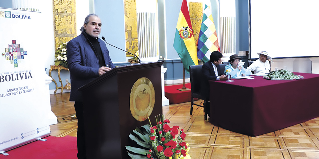 El secretario general Juan Carlos Alurralde durante su participación en la Cancillería. | Foto: VPEP