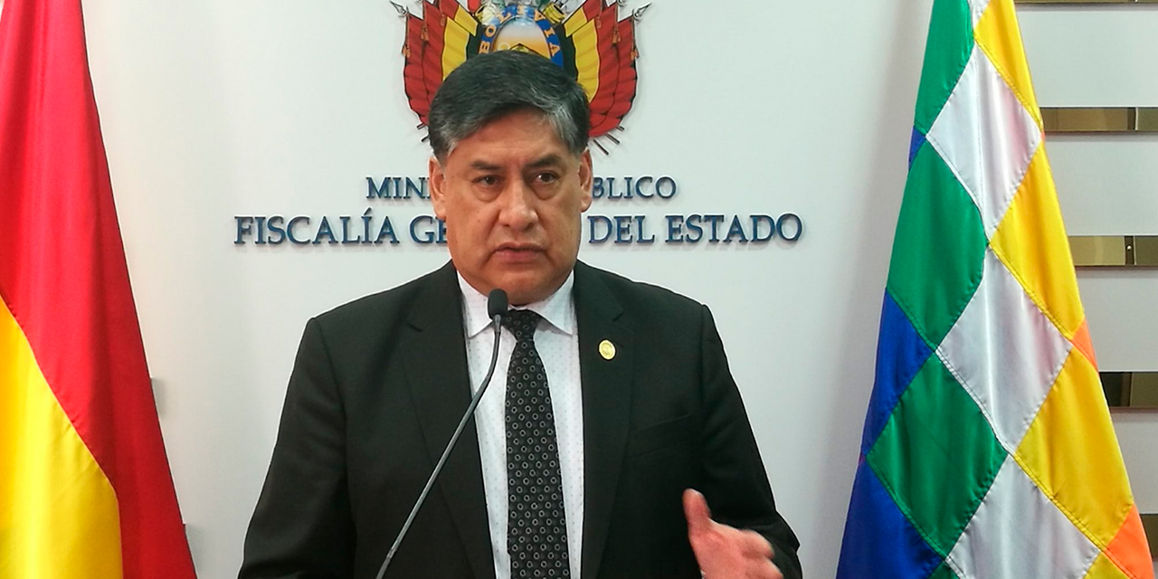 El fiscal general del Estado, Juan Lanchipa. Foto: FGE