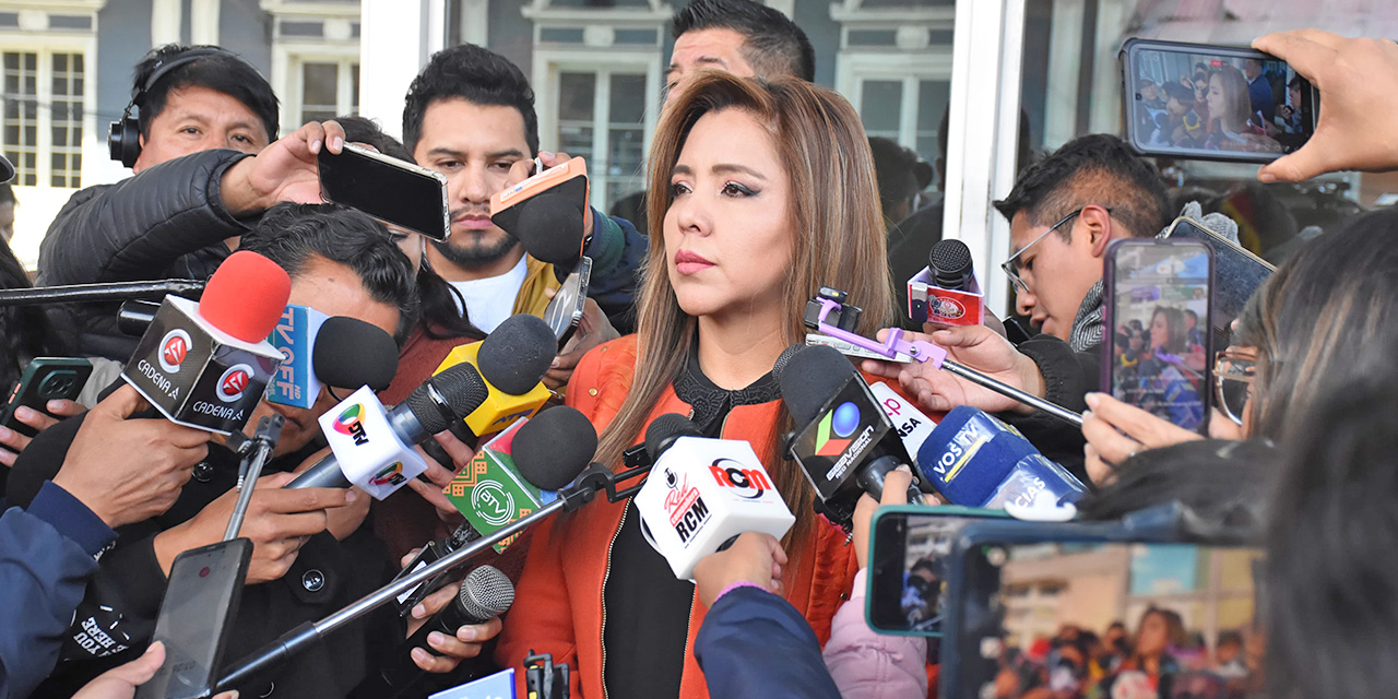 Viceministra Alcón ante especulaciones: El presidente Arce tiene un gabinete sólido