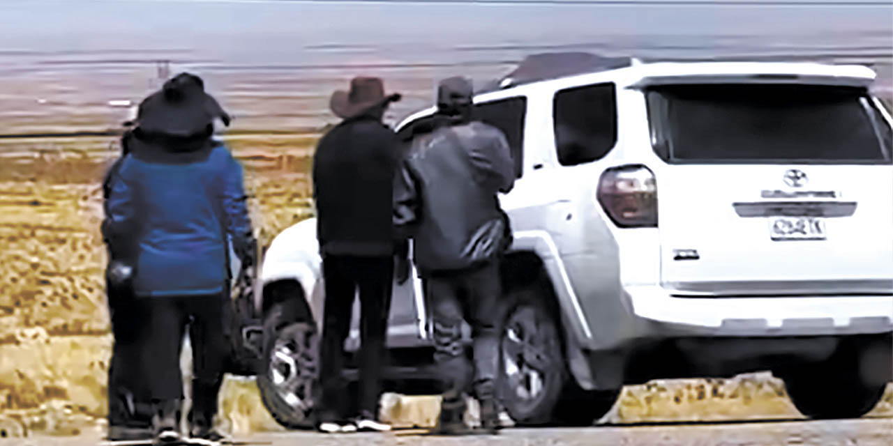 Evo Morales fue captado en una vagoneta valuada en $us 90.000 durante la marcha de Caracollo a La Paz. Foto: Ahora El Pueblo