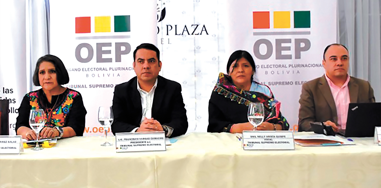 Los vocales Francisco Vargas y Nelly Arista. Foto: TSE