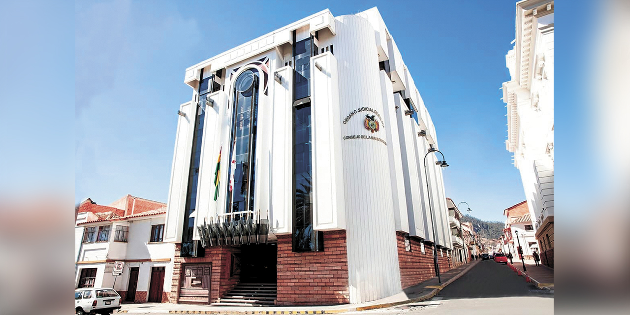 Frontis del edificio del Consejo de la Magistratura, en Sucre. | Foto: Órgano Judicial