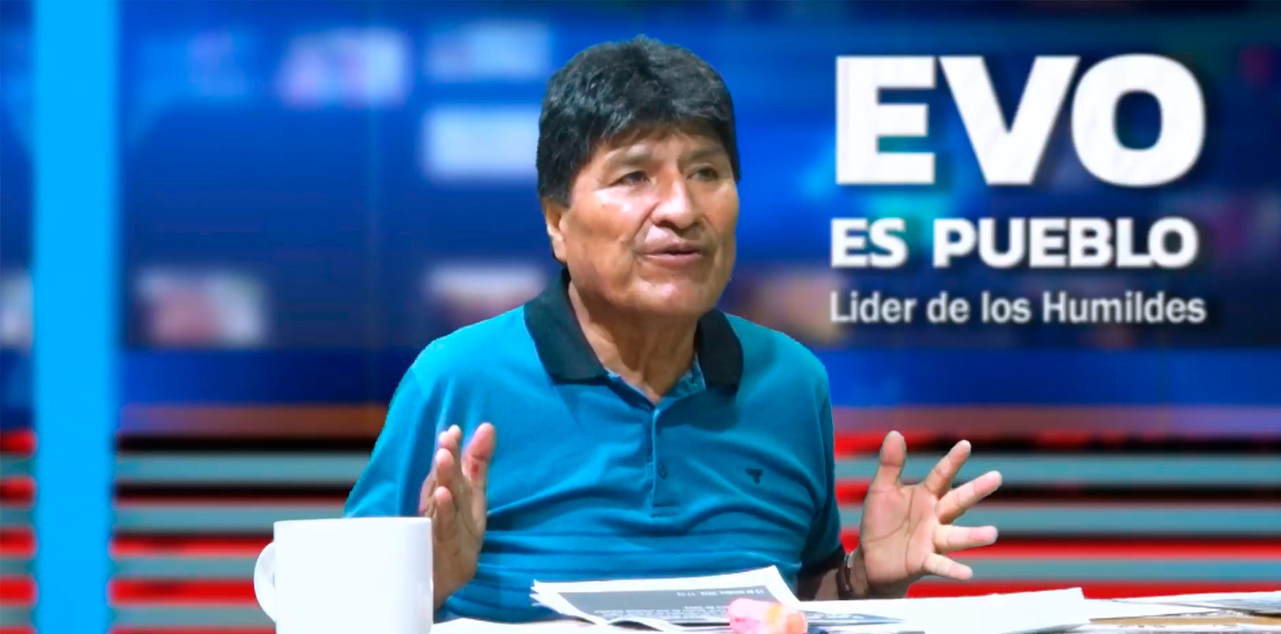 Evo Morales en sus programa difundido por radio Kawsachun Coca.