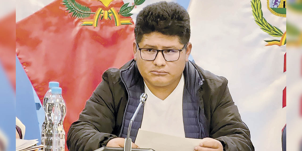 El senador Roberto Padilla.