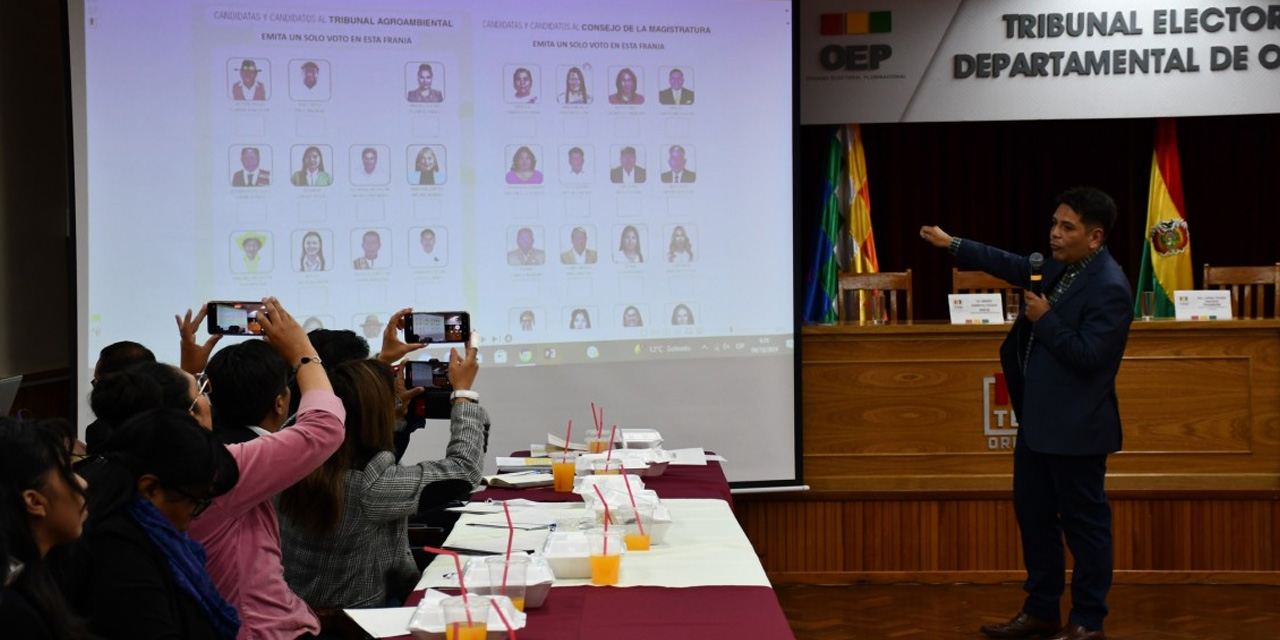 Faceta del taller sobre el sistema electoral y reglamentación de las elecciones judiciales 2024. Foto. Fuente Directa