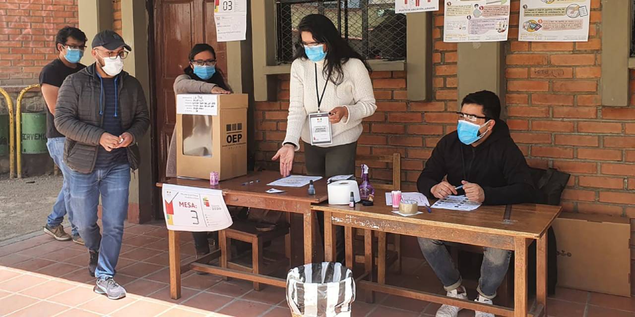 Fijan multa de Bs 1.250 para jurados que no asistan y quienes no voten pagarán Bs 250