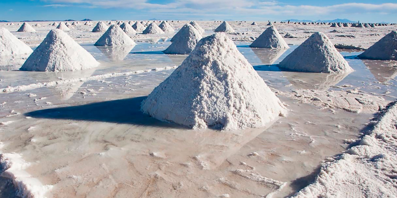 El salar de Uyuni en Potosí posee la mayor reserva de litio. Foto: Archivo