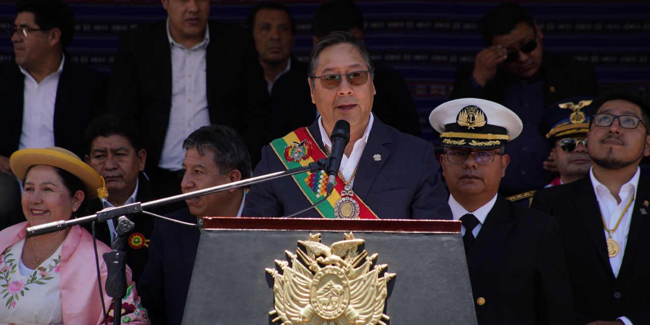El presidente Luis Arce durante su discurso en plaza Murillo. Foto: Jorge Mamani.