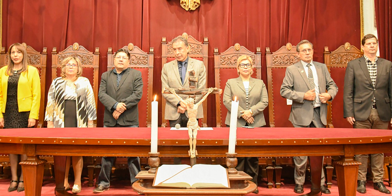 Funcionarios del Tribunal Agroambiental. Foto: Archivo