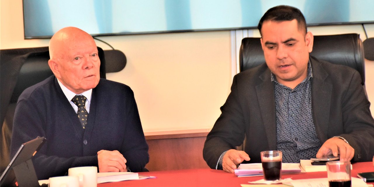 El presidente del Tribunal Supremo Electoral, Oscar Hassenteufel, y el vicepresidente del TSE, Francisco Vargas. Foto: TSE