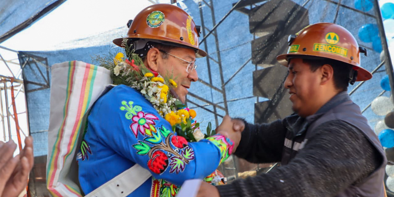 Mineros de Llallagua reciben nueva sede sindical 