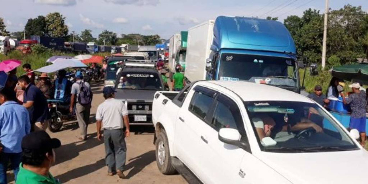 El bloqueo en Yapacaní se suspende por un acuerdo