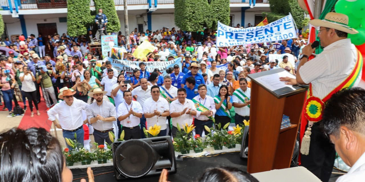 El presidente Luis Arce durante el acto de aniversario de Yapacaní, ayer. (Foto: Presidencia)