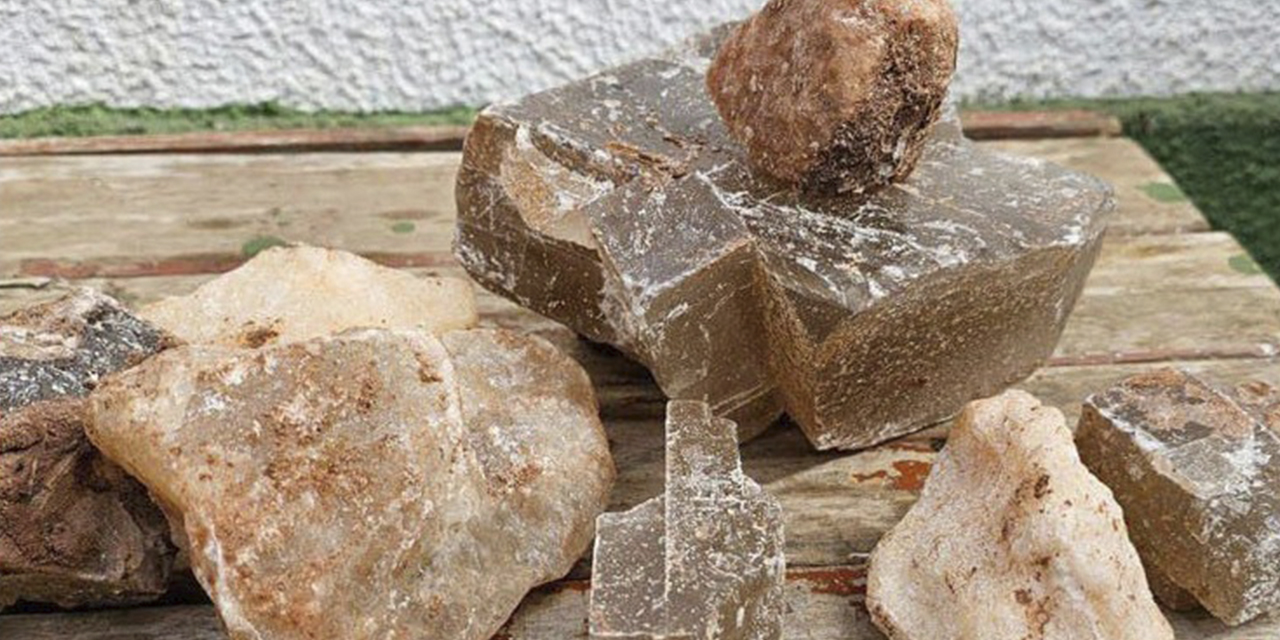 El mineral que estaba siendo explotado ilegalmente. (Foto: Ajam)