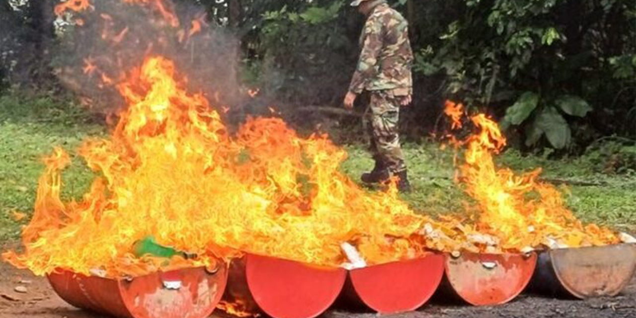 Incineración de la droga incautada al narcotrá!co.