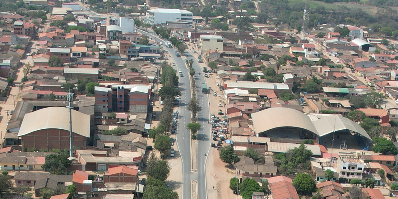 Arce impulsa el turismo y desarrollo de los valles cruceños con la carretera Mairana – Bermejo